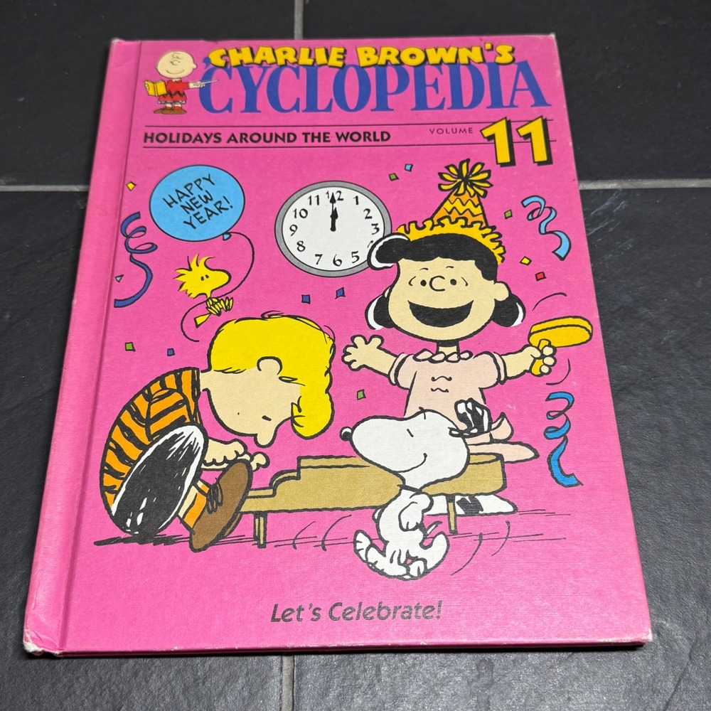 Charlie Brown's Cyclopedia Vol 11 Holidays Around The World Peanuts 1990 Book